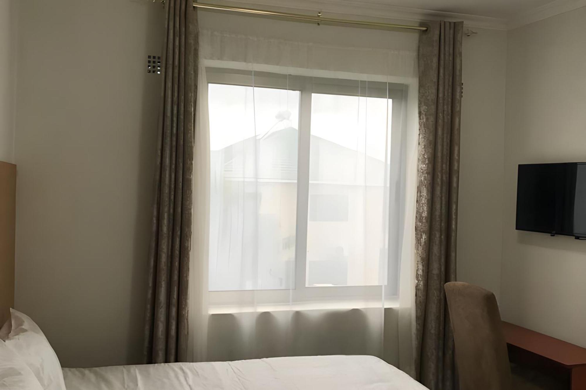 Divine Heights Bed And Breakfast Lilongwe Area 43 エクステリア 写真